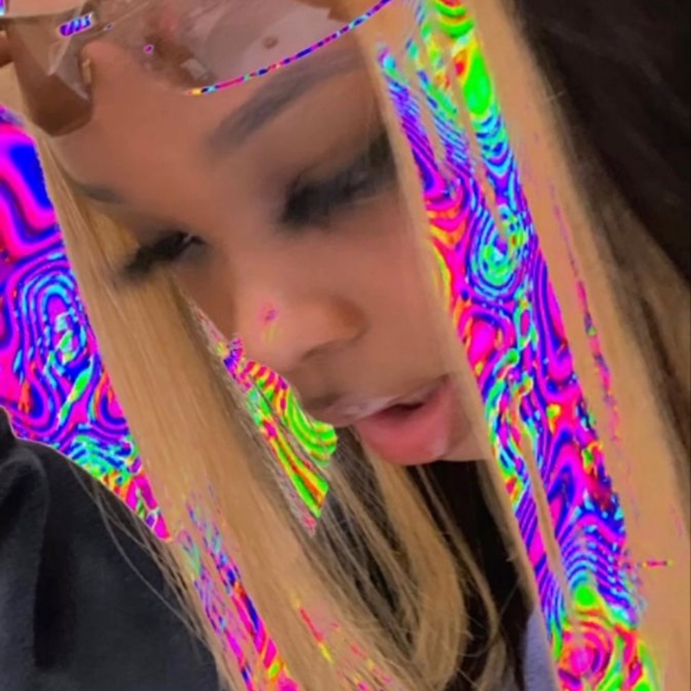 Meet your Posher, Daniela